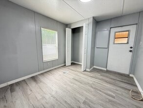 256 Queen Mary Loop in Lakeland, FL - Foto de edificio - Building Photo