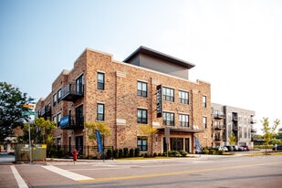 HIGHPOINT Barrington in Barrington, IL - Building Photo