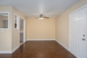 Royal Oaks Apartments in Franklin, TN - Building Photo - Interior Photo