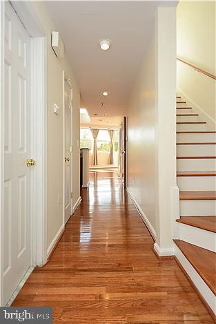 1015 H St NE in Washington, DC - Building Photo - Building Photo