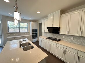 987 Halletts Peak Pl in Lawrenceville, GA - Foto de edificio - Building Photo