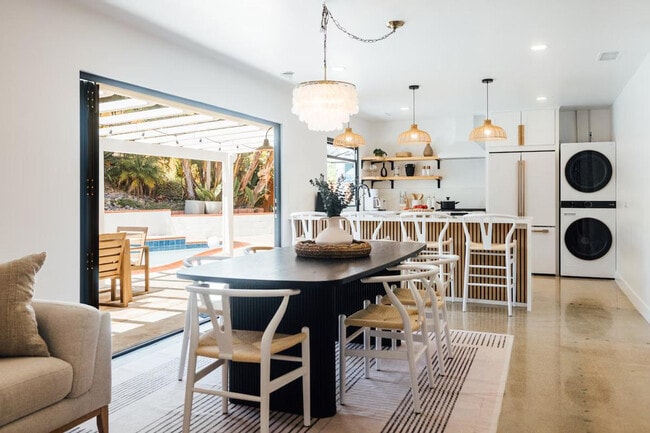 4866 Hillside Dr in Carlsbad, CA - Building Photo - Building Photo