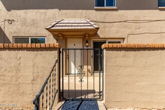 17014 E Calle Del Oro in Fountain Hills, AZ - Building Photo - Building Photo