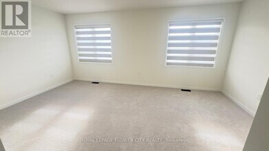 16 Seahorse Cmn in Cambridge, ON - Building Photo - Building Photo