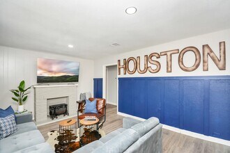 4710 Paradise Ln in Houston, TX - Building Photo - Building Photo