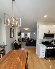 1733 W Crystal St in Chicago, IL - Building Photo - Building Photo