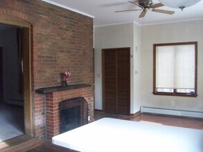 473 Virginia St, Unit Rear in Buffalo, NY - Building Photo - Building Photo