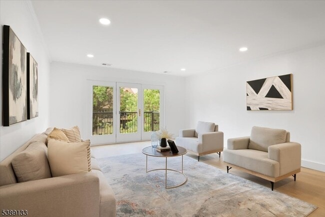 60 Mews Ln in South Orange, NJ - Building Photo - Building Photo