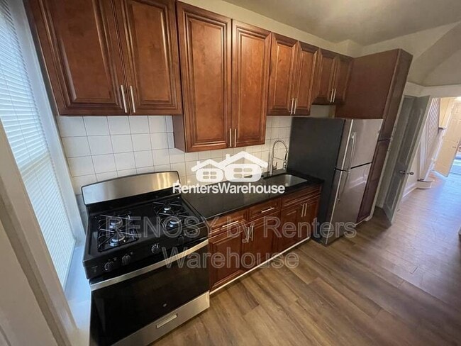 property at 2855 W Cold Spring Ln