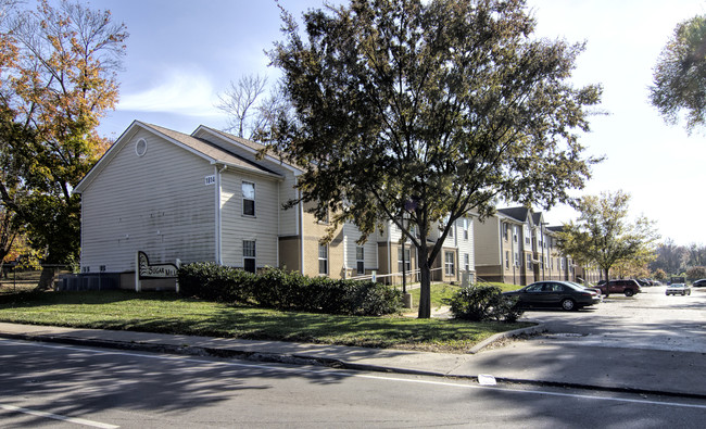 Sugar Mill Apartments in Lexington, KY - Building Photo - Building Photo