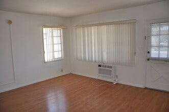 818 W Glenoaks Blvd, Unit 818B in Glendale, CA - Foto de edificio - Building Photo