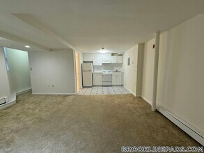 1223 Beacon St in Brookline, MA - Building Photo - Building Photo