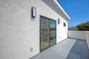 573 Florida St in Imperial Beach, CA - Building Photo