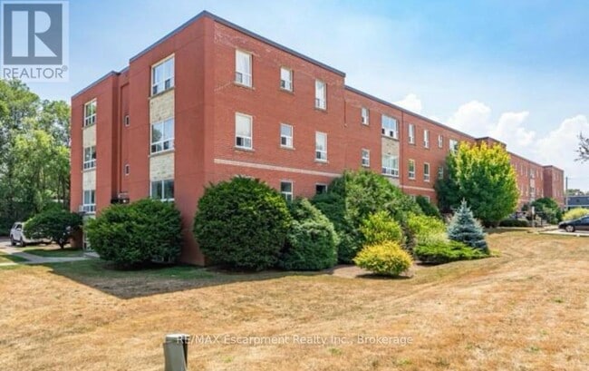 property at 110 S Forster Park Dr