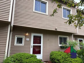 D14 Stonehedge in South Burlington, VT - Building Photo - Building Photo