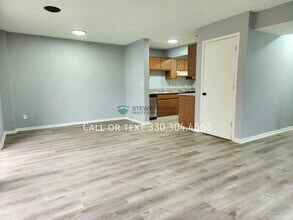 693 Carroll St in Akron, OH - Building Photo - Building Photo