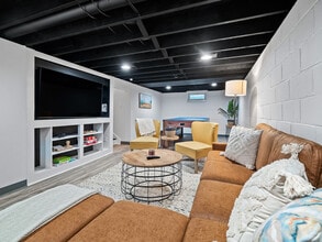 3815 Ellendale Rd in Moreland Hills, OH - Building Photo - Building Photo