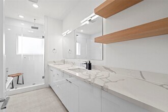 216 E 31st St in Houston, TX - Building Photo - Building Photo