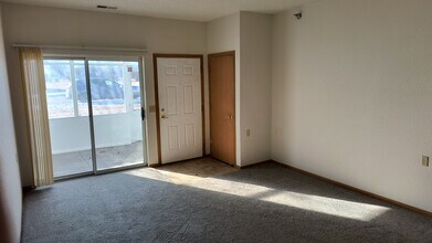 131 W 11th St in Gibbon, MN - Building Photo - Building Photo