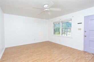 5 Ossabaw Rd in Savannah, GA - Foto de edificio - Building Photo