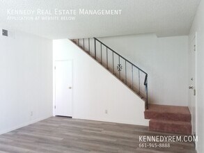 1738 W Ave J in Lancaster, CA - Building Photo - Building Photo
