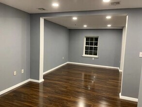 471 Manila Ave in Jersey City, NJ - Building Photo - Building Photo