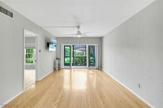 35 Greenbrier St in Marco Island, FL - Building Photo - Building Photo