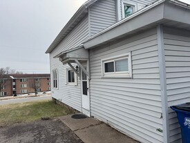 1305 Merrill Ave in Wausau, WI - Building Photo