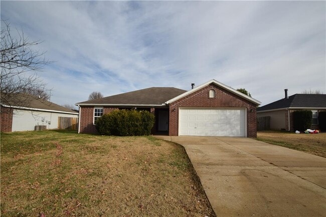 903 SW Sandrock Rd in Bentonville, AR - Building Photo - Building Photo