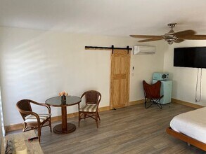 5704 Melaleuca Dr in Tamarac, FL - Building Photo - Building Photo