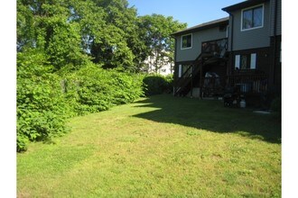 Valley View Apartments in Waterbury, CT - Foto de edificio - Building Photo