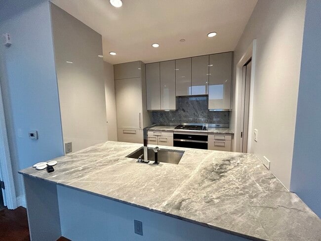 1 Dalton St in Boston, MA - Building Photo - Building Photo