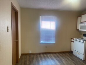 910-912 S Clifton Ave in Springfield, MO - Building Photo - Building Photo
