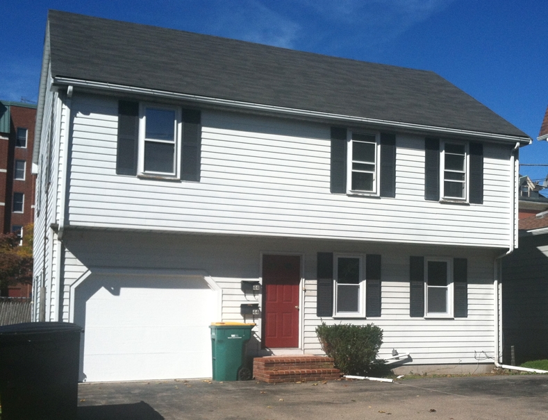 44 East St in North Attleboro, MA - Building Photo