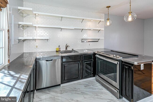 92 Wilson St in Lambertville, NJ - Building Photo - Building Photo