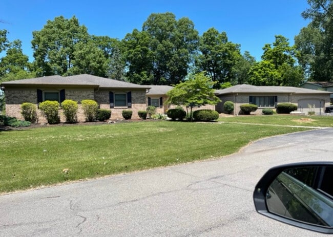 2508 Dogwood Dr, Unit 1 in Lima, OH - Building Photo - Building Photo