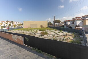 Shorehouse Retail Condo in Huntington Beach, CA - Building Photo