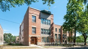 4351 S St Lawrence Ave in Chicago, IL - Building Photo