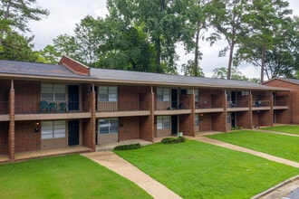 Riverwalk Townhomes in Columbus, GA - Foto de edificio - Building Photo