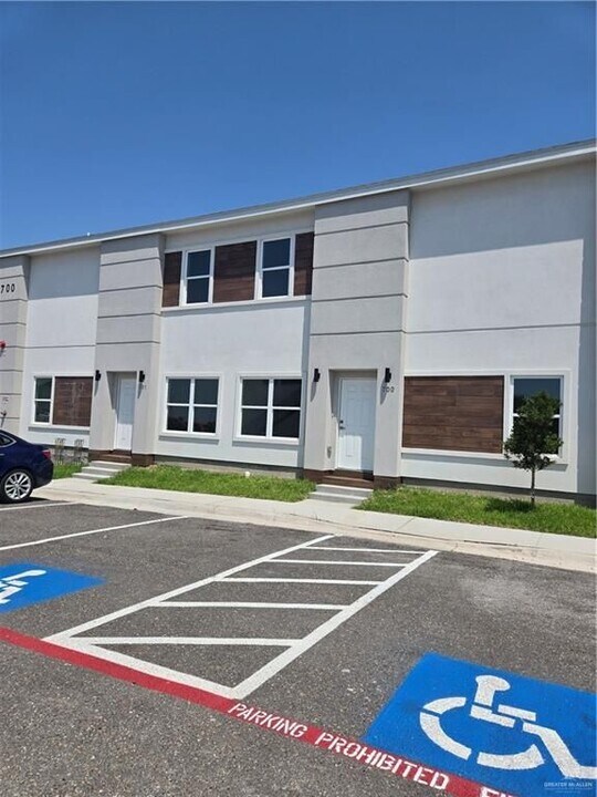 901 E Yuma Ave in McAllen, TX - Building Photo