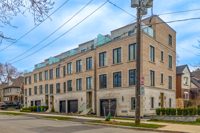 183-187 Pinewood Av