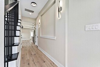 9227 Ashville Dr in Houston, TX - Building Photo - Building Photo