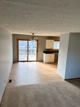 4141 Jacquelyn Dr in Lincoln, NE - Foto de edificio - Building Photo