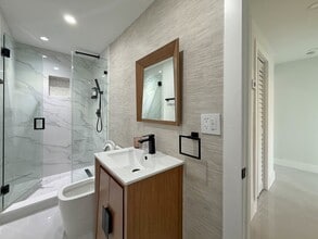 927 SW 18th Ave in Miami, FL - Building Photo - Building Photo