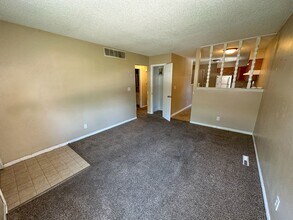 1317 Woodstock Ave in Ames, IA - Building Photo - Building Photo