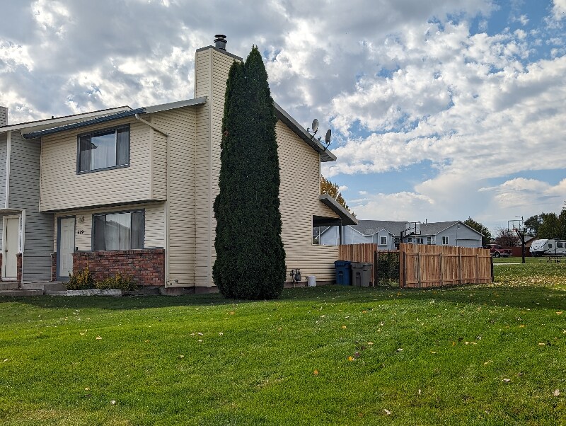 679 Brookside Ct in Mountain Home, ID - Building Photo