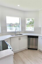 239 NW 107th Ave, Unit 5171 in Pembroke Pines, FL - Foto de edificio - Building Photo