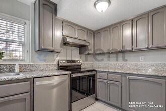 517 13th St in Sacramento, CA - Building Photo - Building Photo