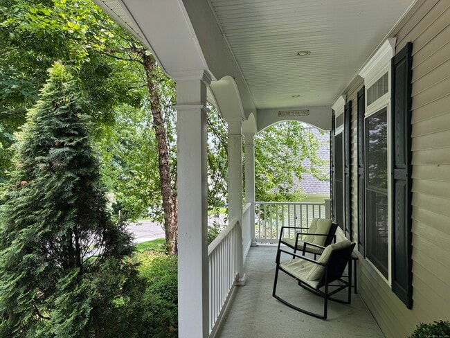 2 Blackstone Ct in Danbury, CT - Building Photo - Building Photo