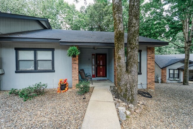 property at 5 Romera Ln